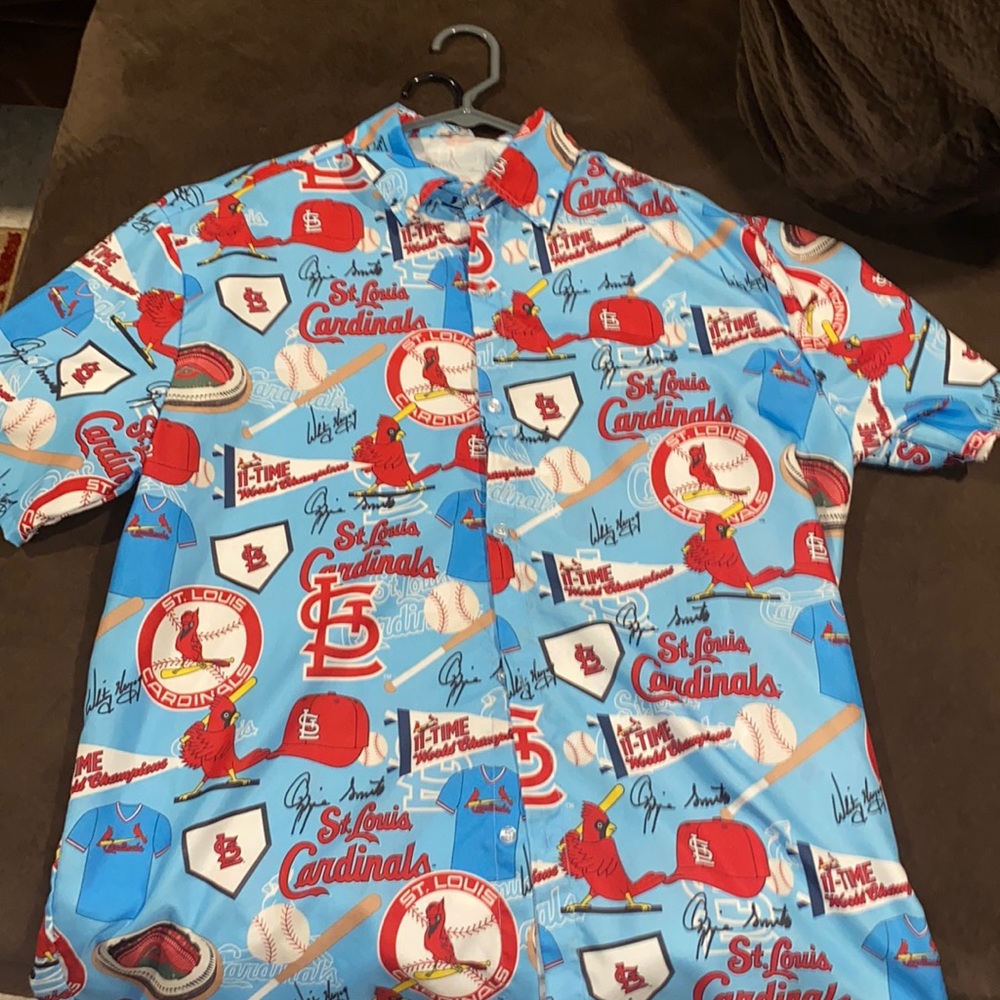 Cardinals button up